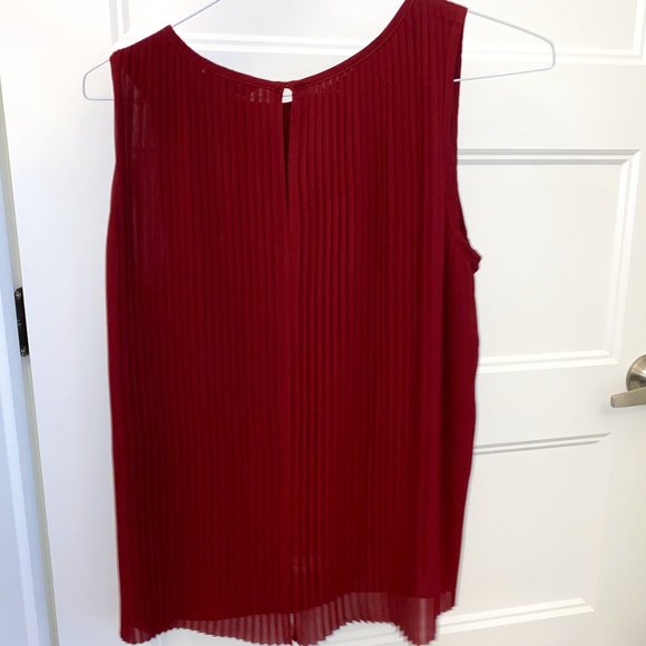 Sleeveless Top Shirt Burgundy Flowy Pleated size Medium by Kenneth Cole Reaction - Picture 6 of 10